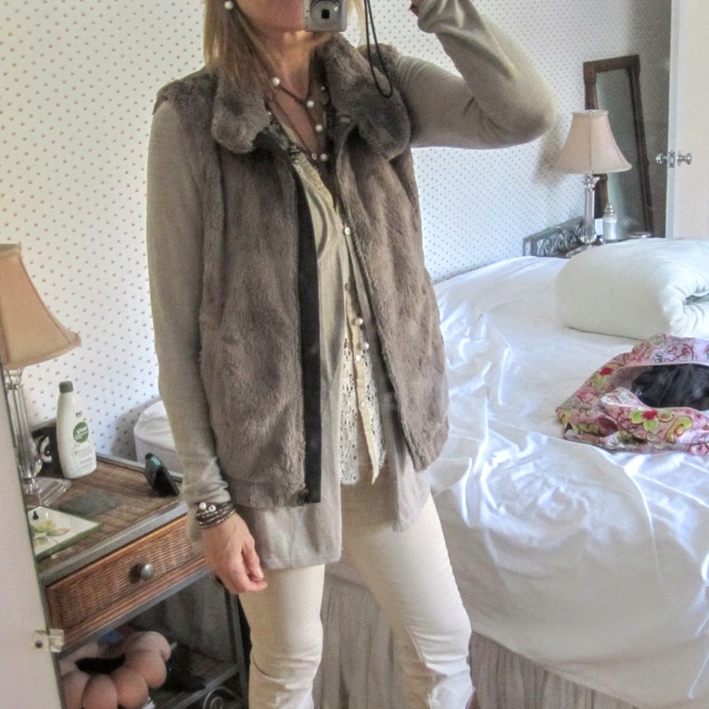 Sanctuary Faux Fur Taupe Vest - Picture 7 of 12